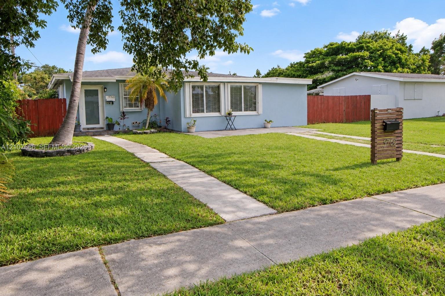 9760 Jamaica Dr, Cutler Bay FL 33189 photo 2
