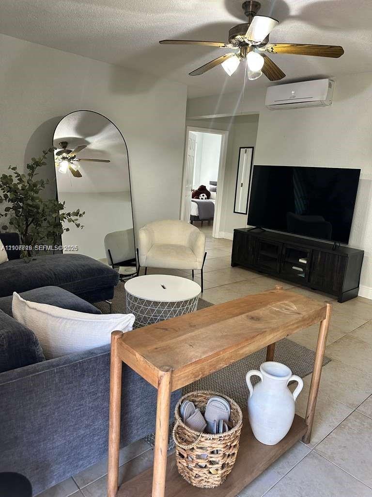 585 SW 11th St # 1, Miami FL 33129 photo 2