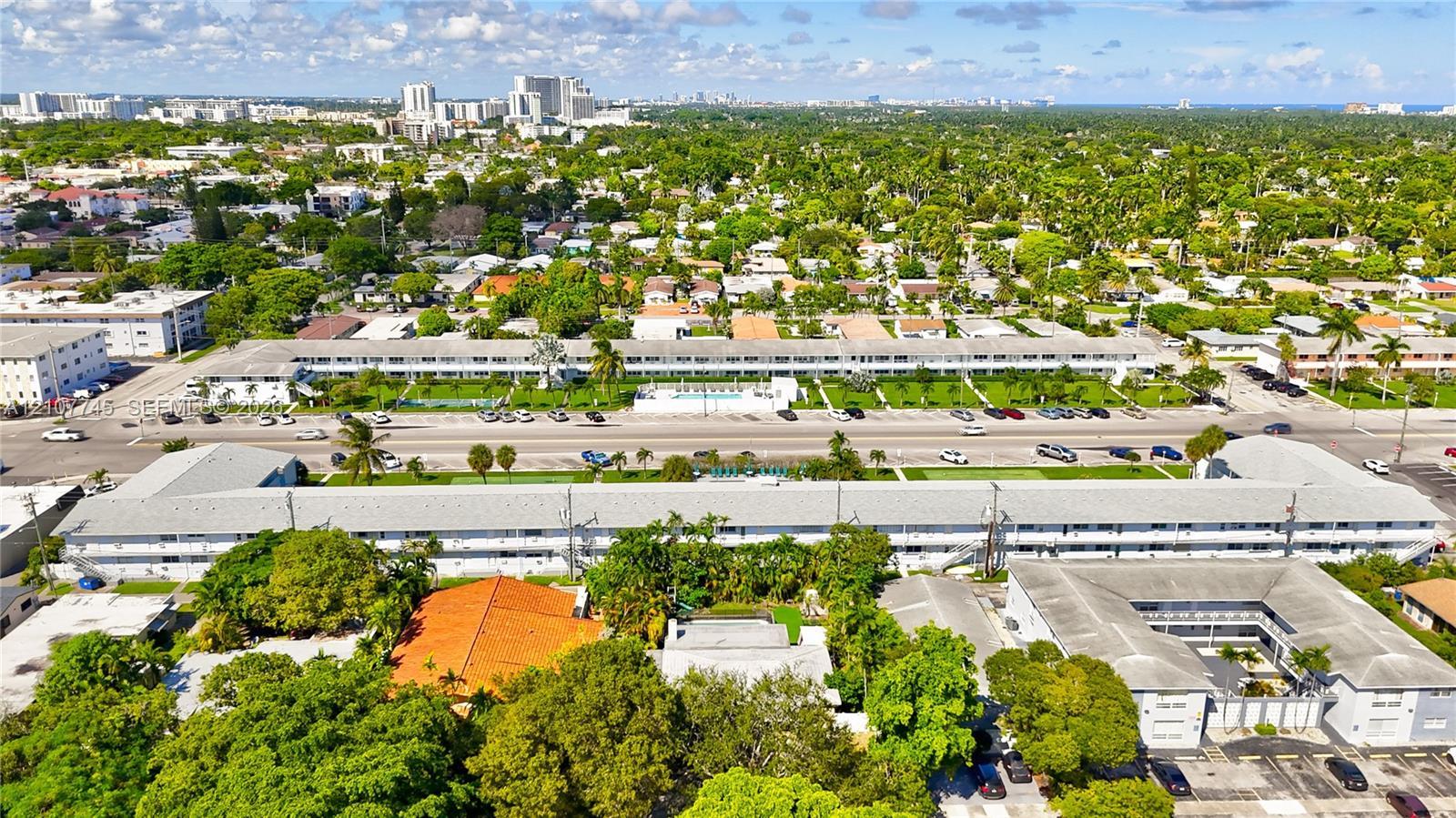 901 NE 8th St, Hallandale Beach FL 33009 photo 4