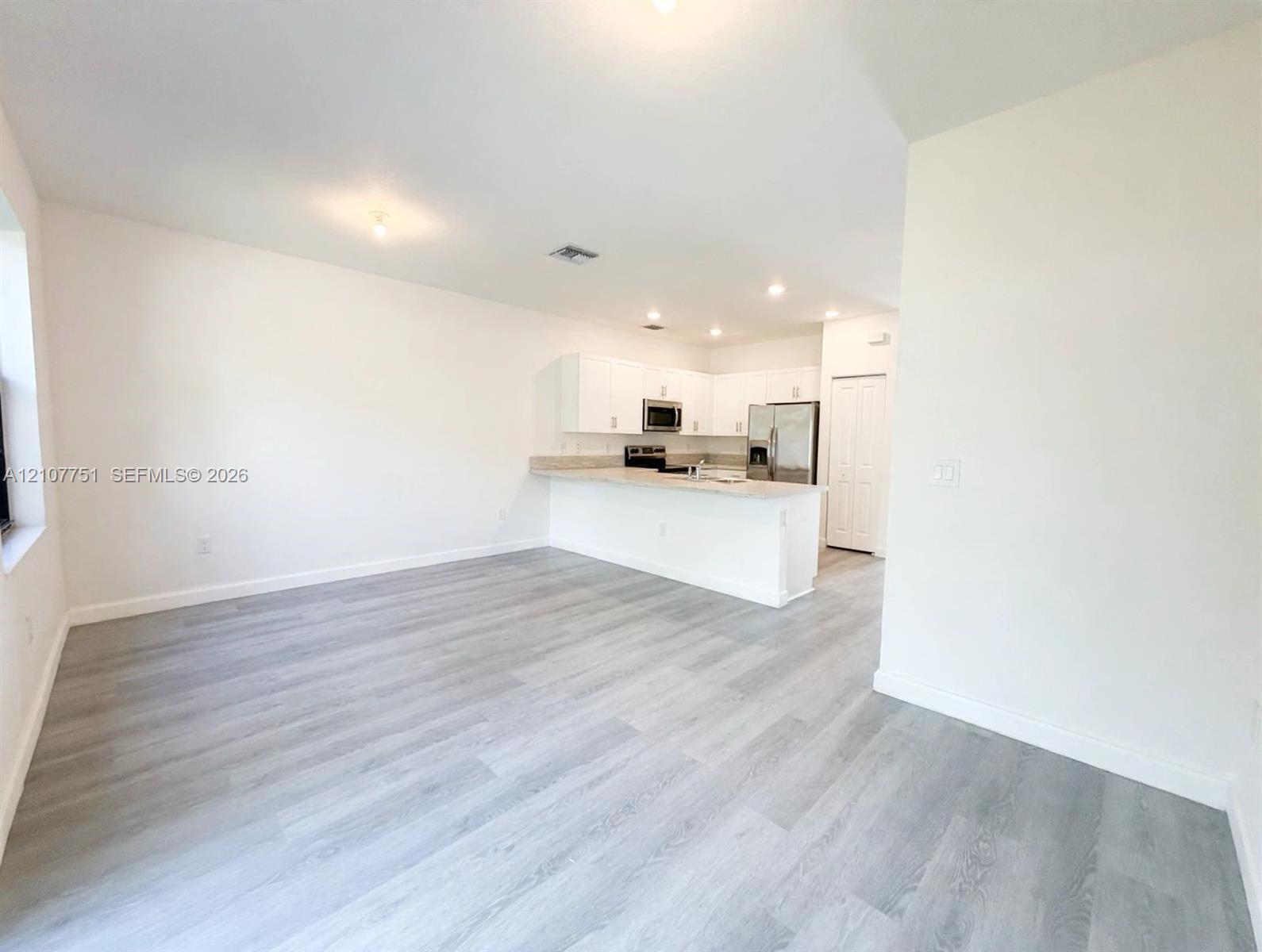 713 NE 208th Ter, Miami FL 33179 photo 3