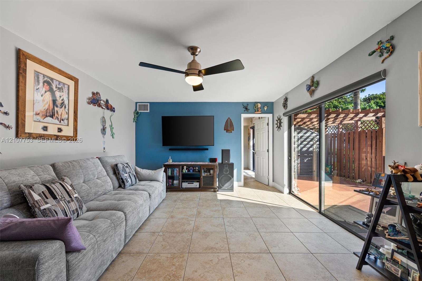 920 SW 118th Ter, Davie FL 33325 photo 3