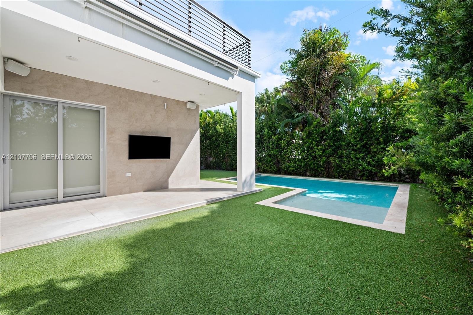 9181 Carlyle Ave, Surfside FL 33154 photo 3