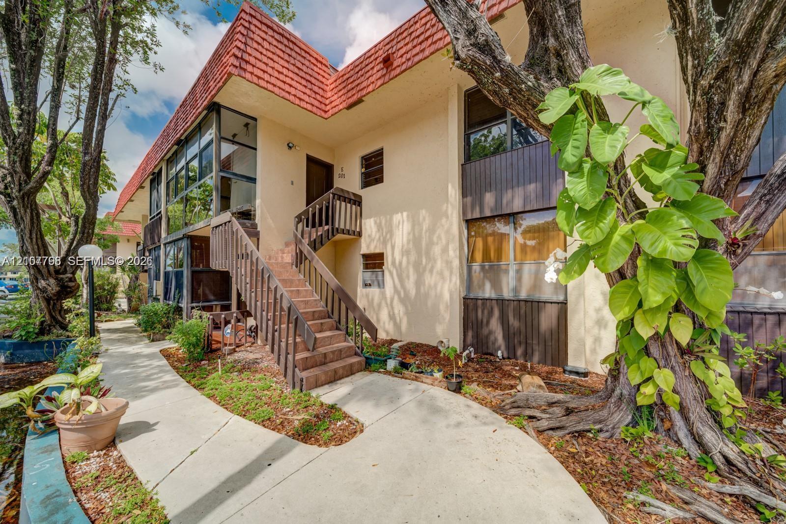 780 NE 199th St # 206E, North Miami Beach FL 33179