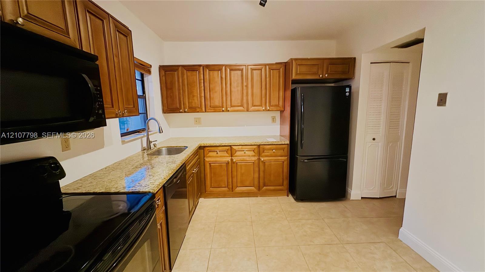 780 NE 199th St # 206E, North Miami Beach FL 33179 photo 4