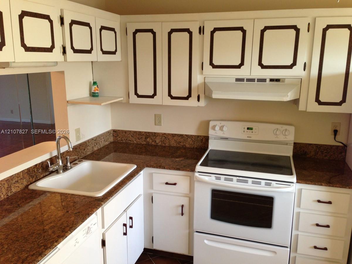 3581 Inverrary Dr # 309, Lauderhill FL 33319 photo 2