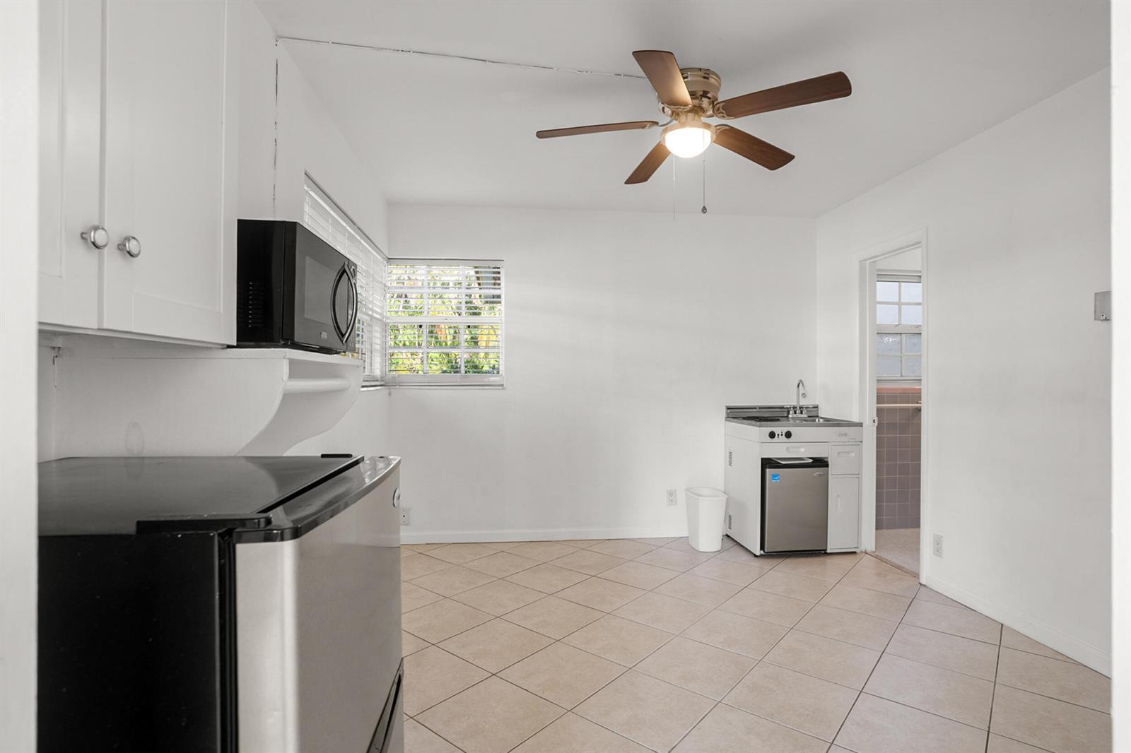756 SE 19TH Avenue # 4, Deerfield Beach FL 33441 photo 2