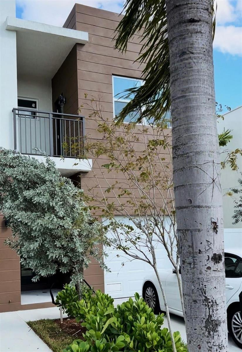 480 NW 27TH Avenue, Pompano Beach FL 33069