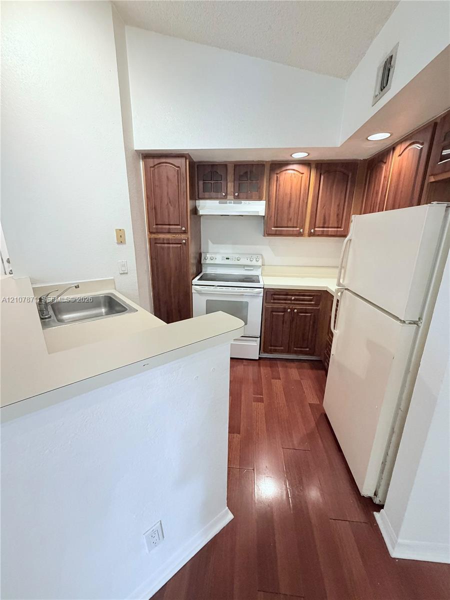 3450 N Pinewalk Dr N # 438, Margate FL 33063 photo 5