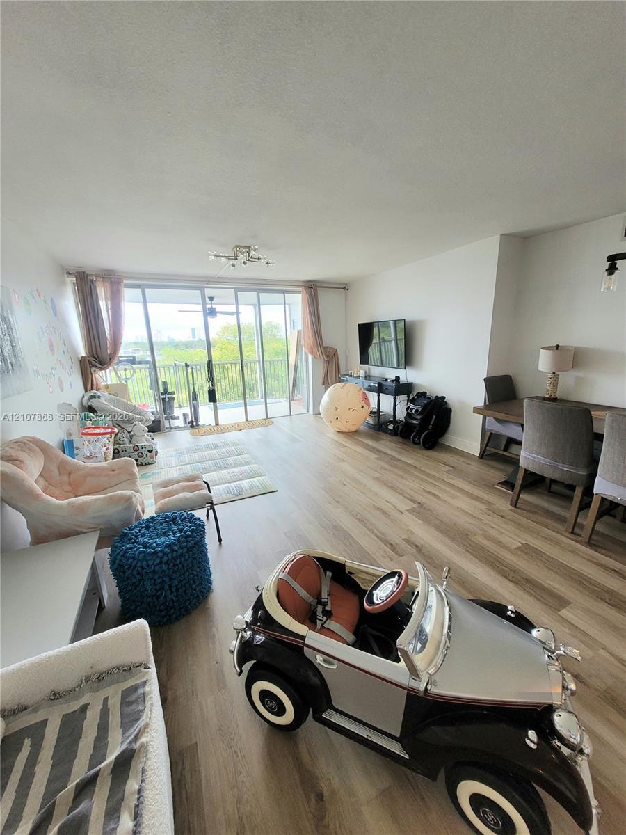 1780 NE 191st St # 2, Miami FL 33179 photo 3
