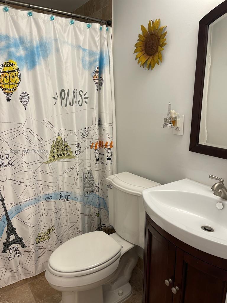 19100 Bobolink Dr, Hialeah FL 33015 photo 3