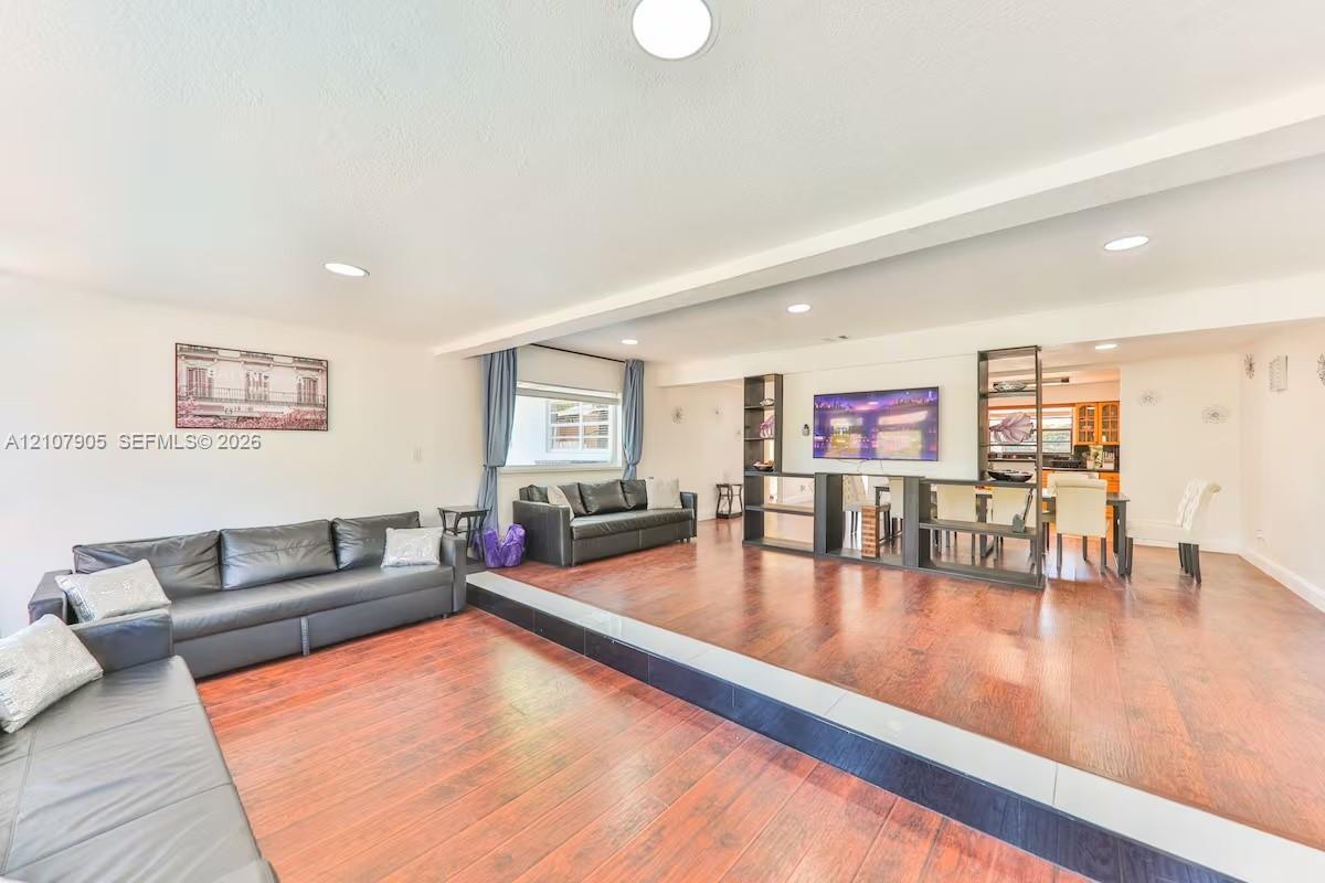 2565 NE 214th St # 2565, Miami FL 33180 photo 5
