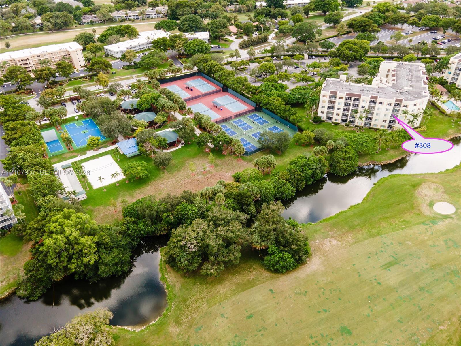 3500 Oaks Clubhouse Dr # 308, Pompano Beach FL 33069 photo 2