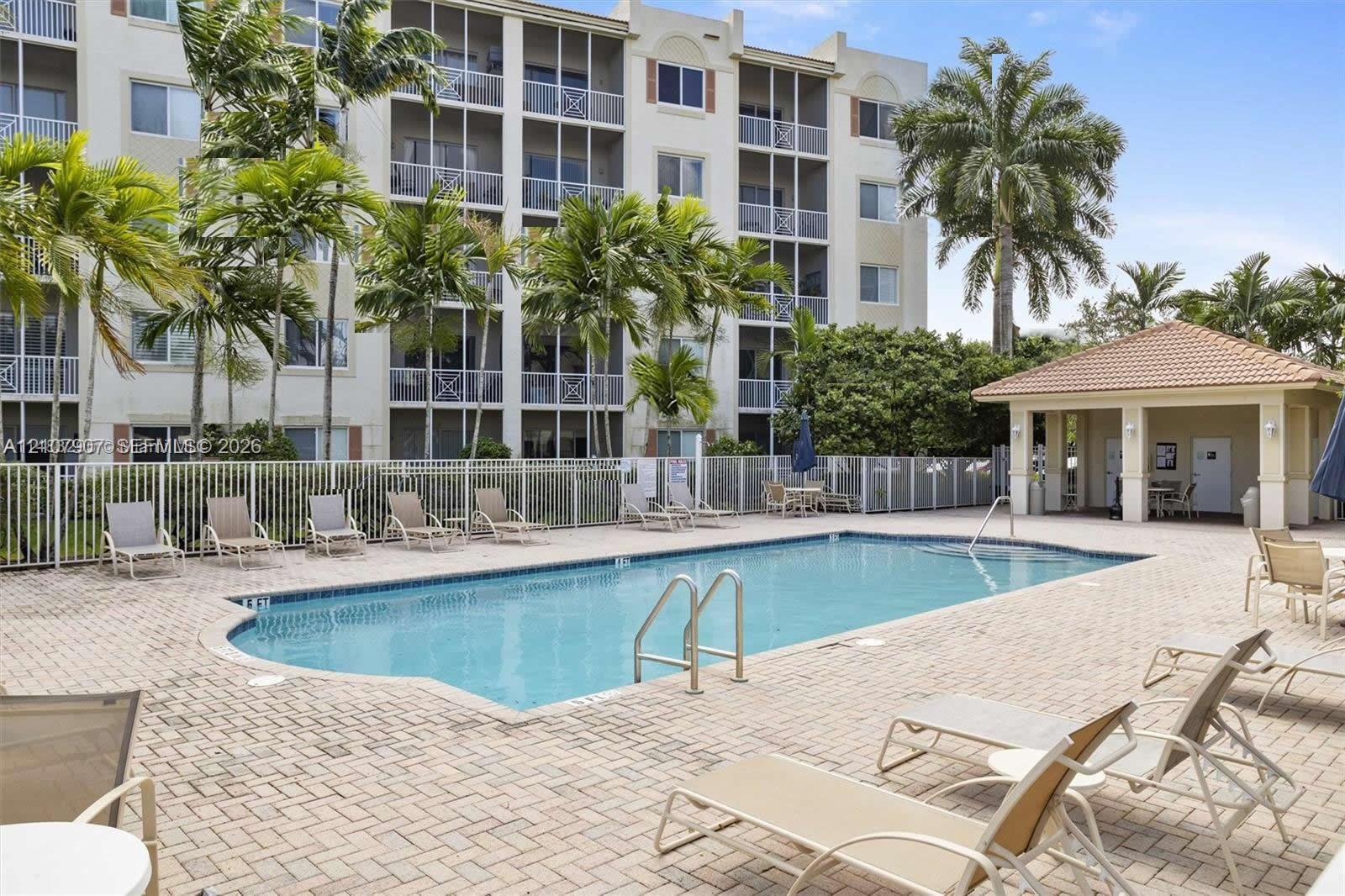 3500 Oaks Clubhouse Dr # 308, Pompano Beach FL 33069 photo 4