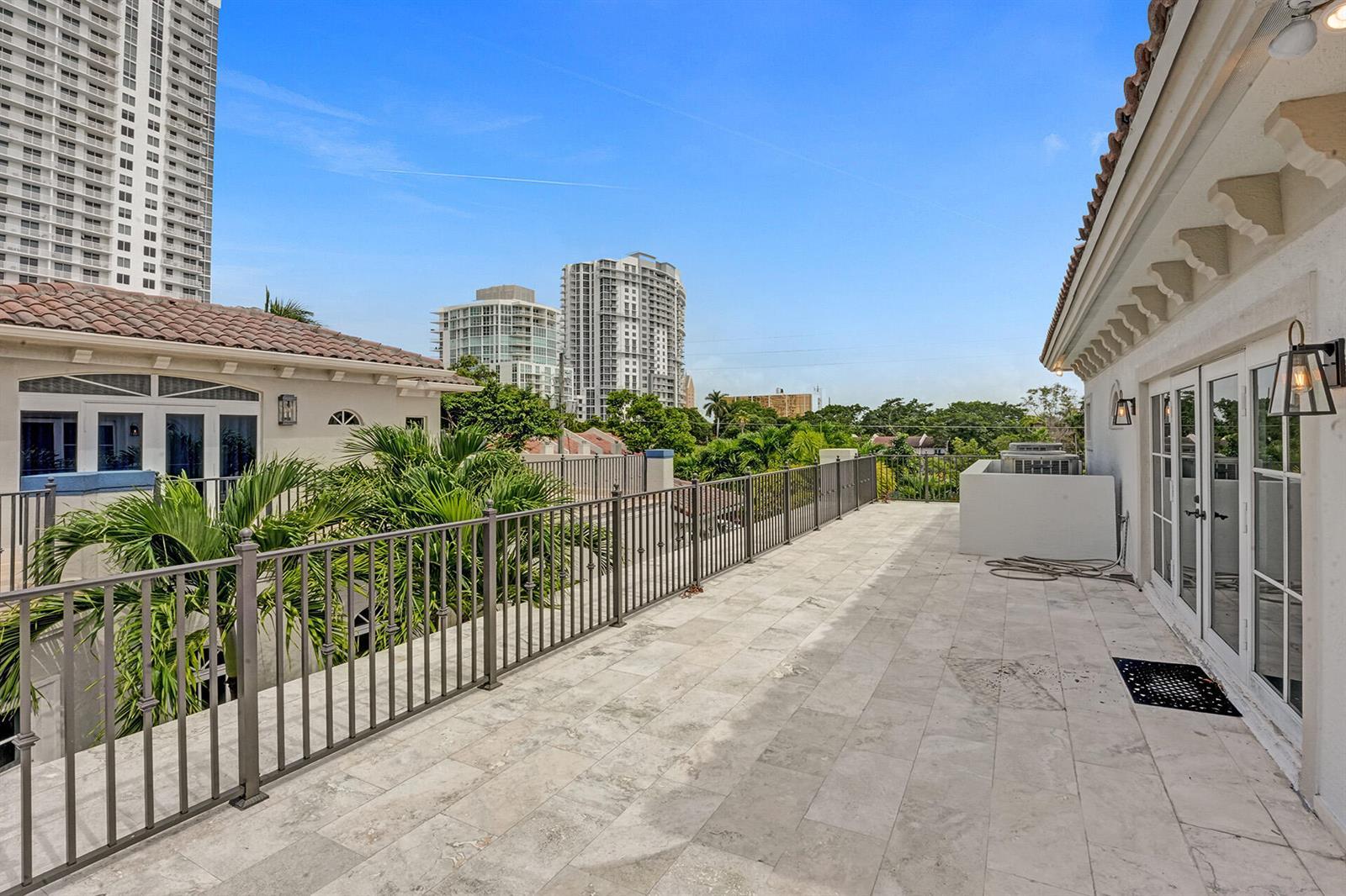 827 SE 2ND Court, Fort Lauderdale FL 33301 photo 3