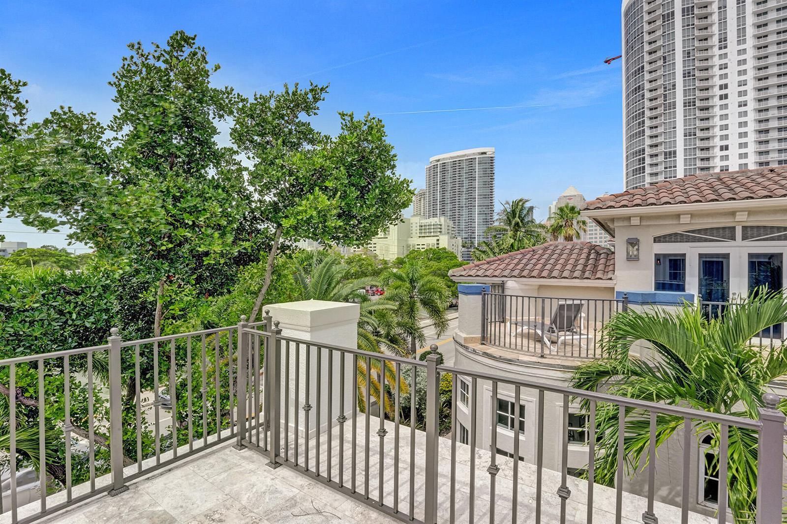 827 SE 2ND Court, Fort Lauderdale FL 33301 photo 5