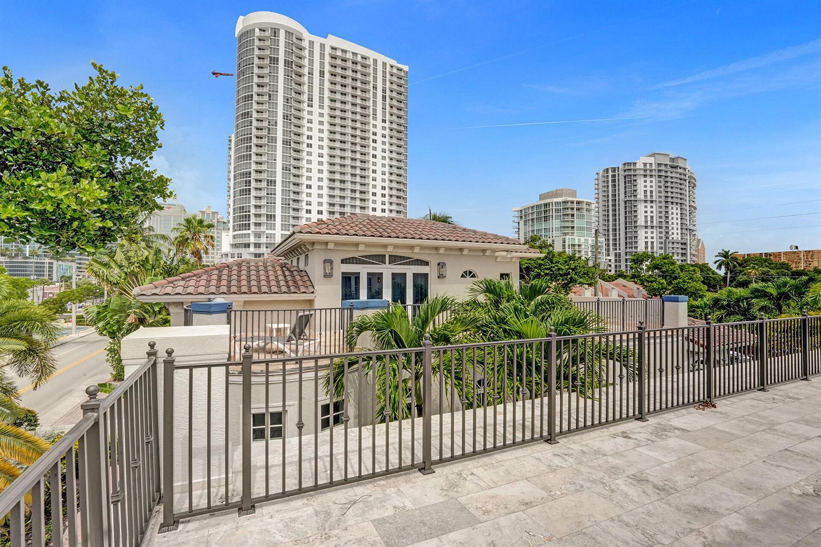 827 SE 2ND Court, Fort Lauderdale FL 33301 photo 4