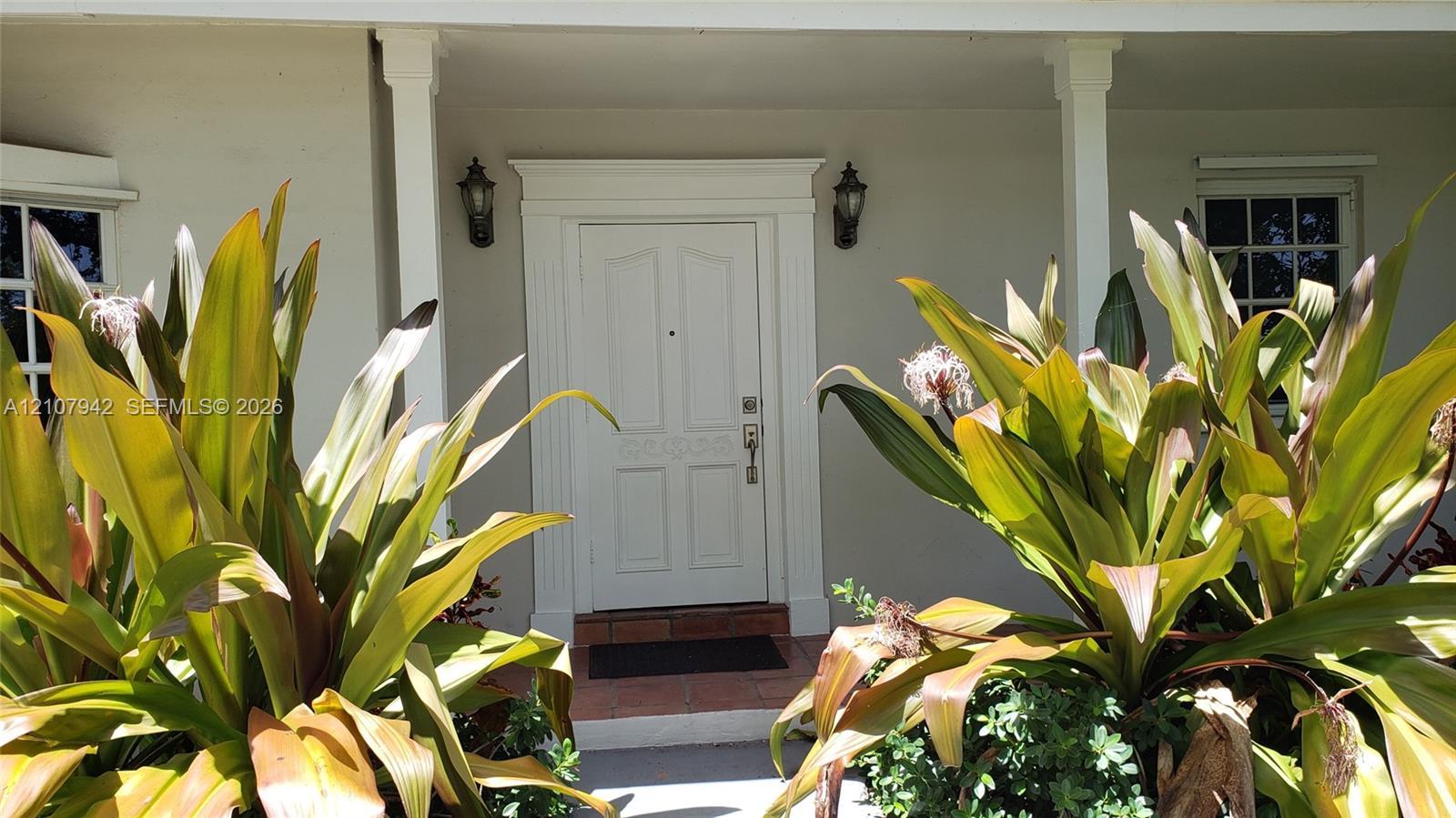 7481 SW 158th Ter, Palmetto Bay FL 33157 photo 2