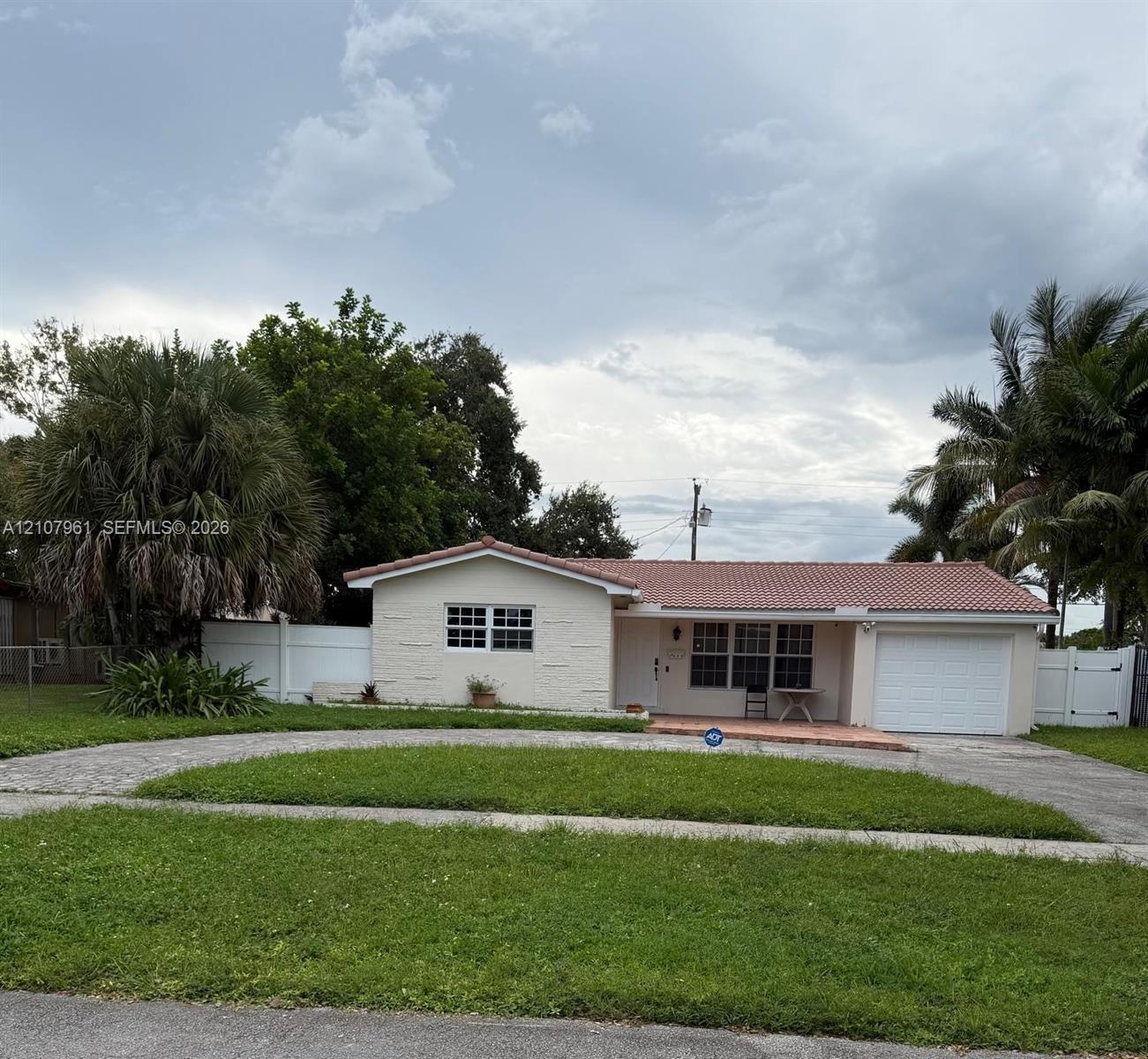 1806 N 38th Ave, Hollywood FL 33021 photo 2