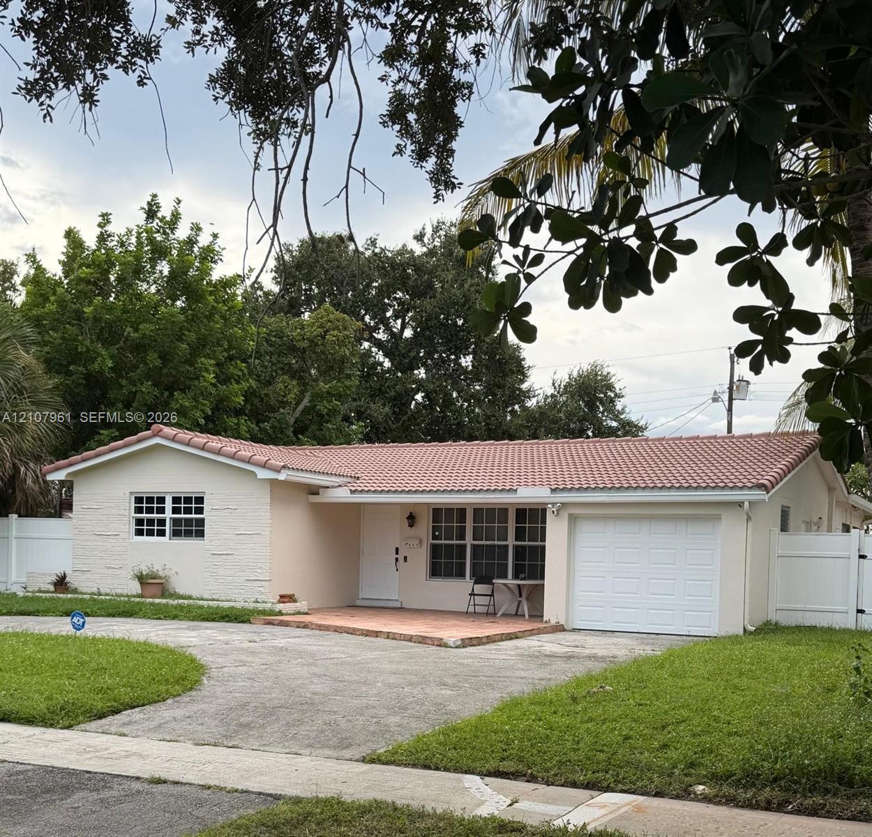 1806 N 38th Ave, Hollywood FL 33021 photo 3