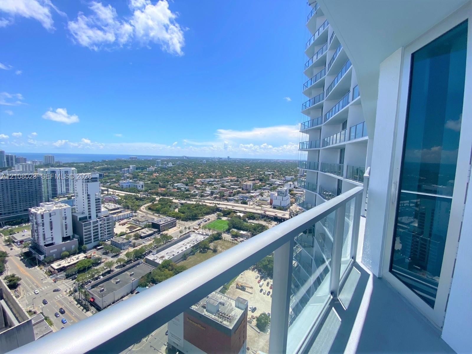 185 SW 7th St # 3708, Miami FL 33130 photo 4
