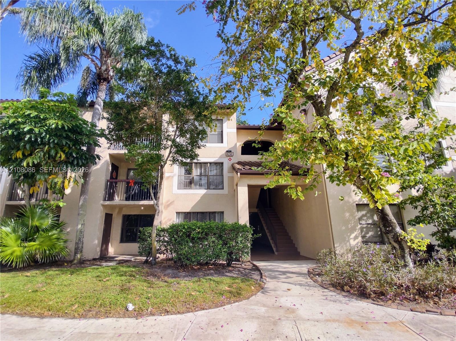 4401 W Mcnab Rd, Pompano Beach FL 33069