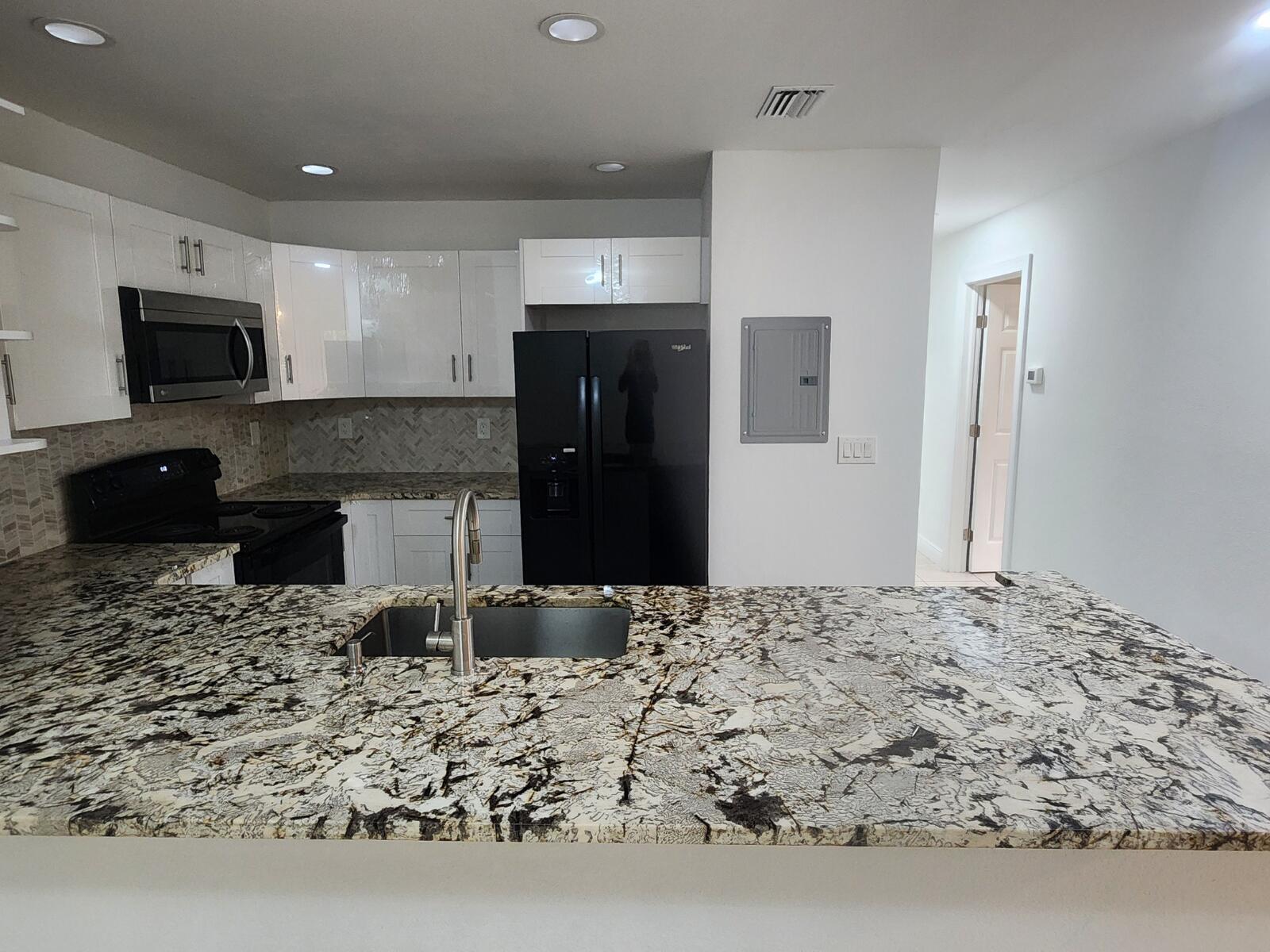 6013 10TH Avenue N # 208, FL 33463 photo 5
