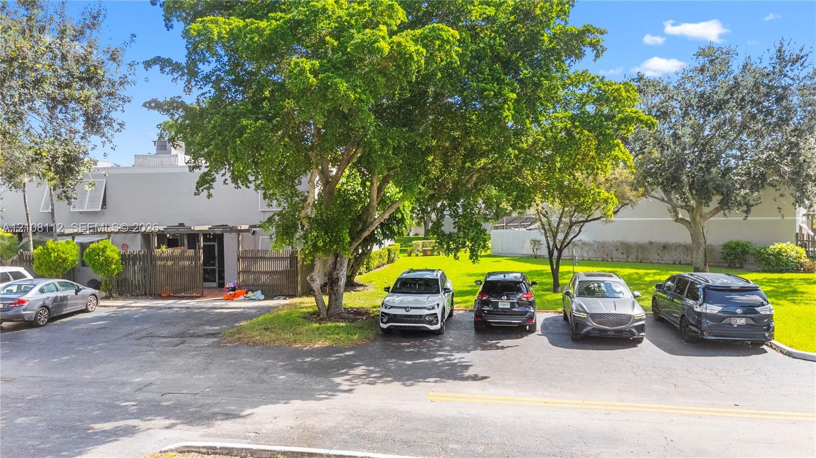 1431 NW 112th Ter, Pembroke Pines FL 33026 photo 3