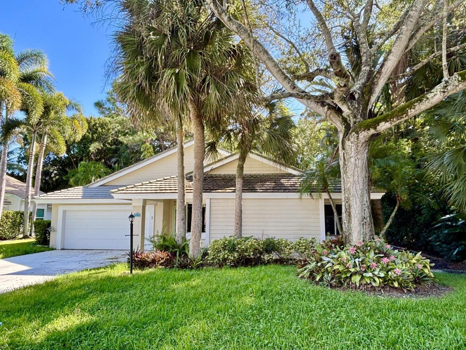 5762 Peachwood Court, Jupiter FL 33458 photo 2