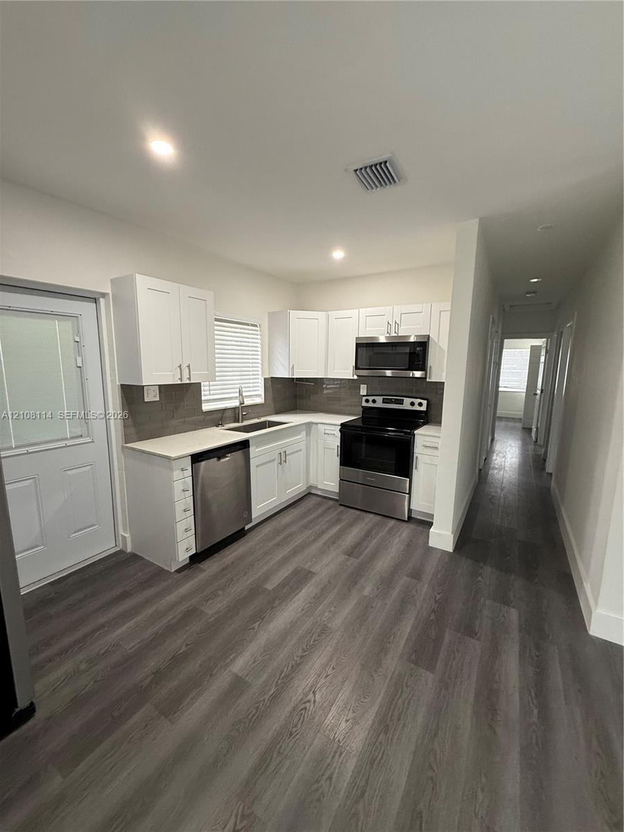 17451 NE 19th Ave, North Miami Beach FL 33162 photo 2