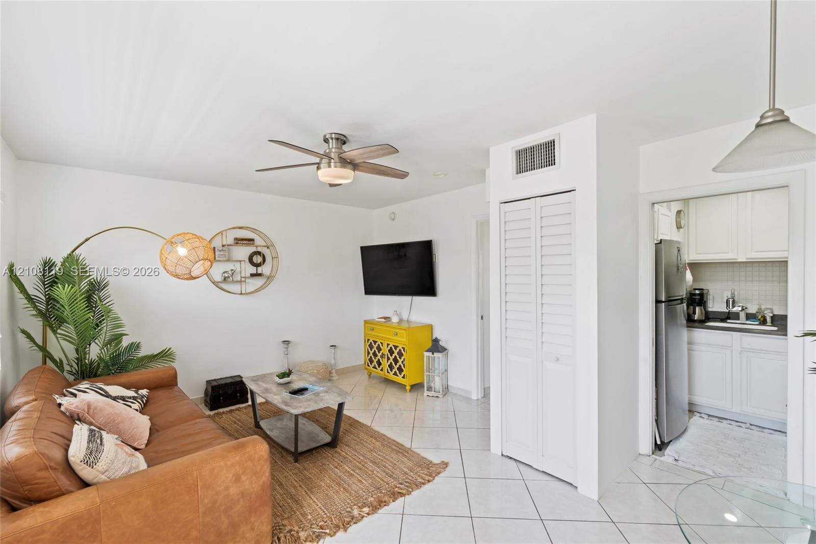 815 Middle River Dr # 312, Fort Lauderdale FL 33304 photo 2