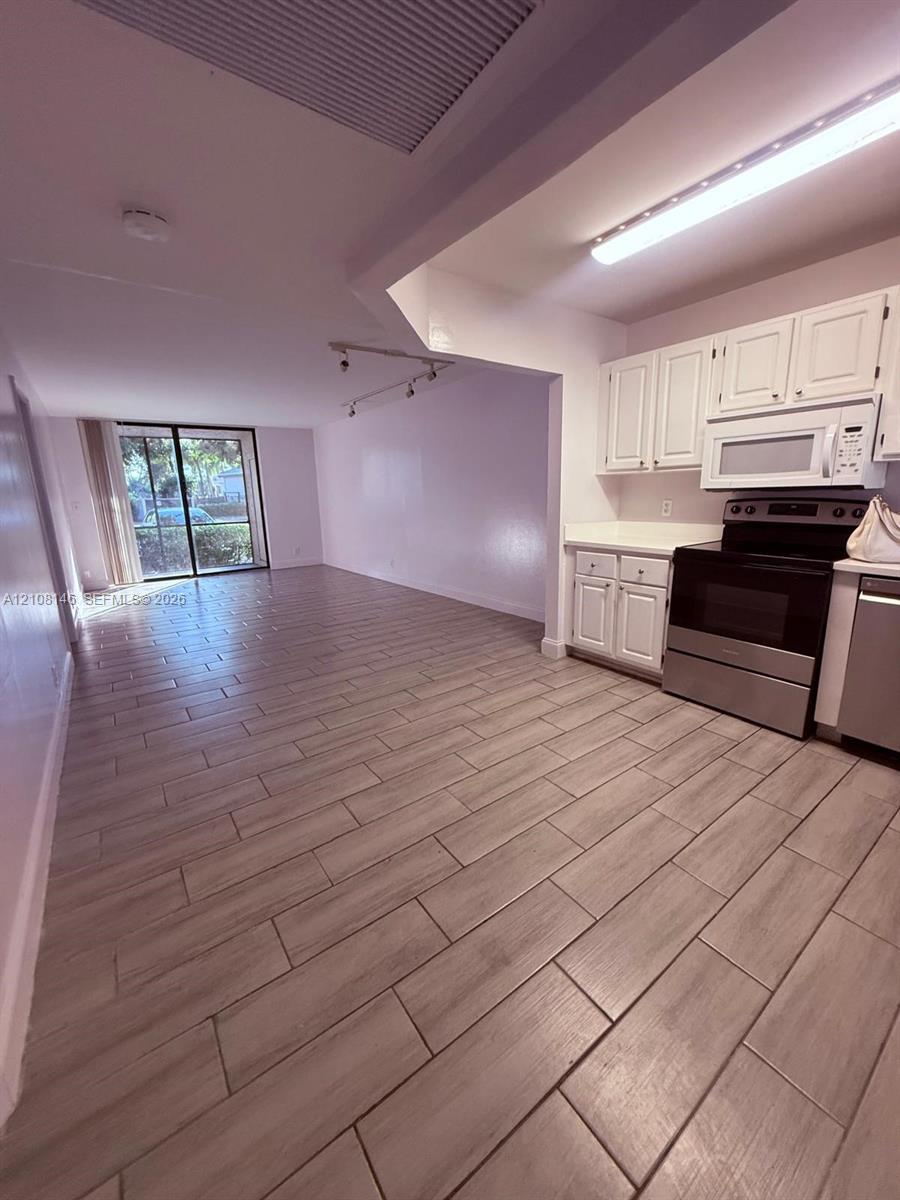 1258 S Military Trl # 813, Deerfield Beach FL 33442 photo 4