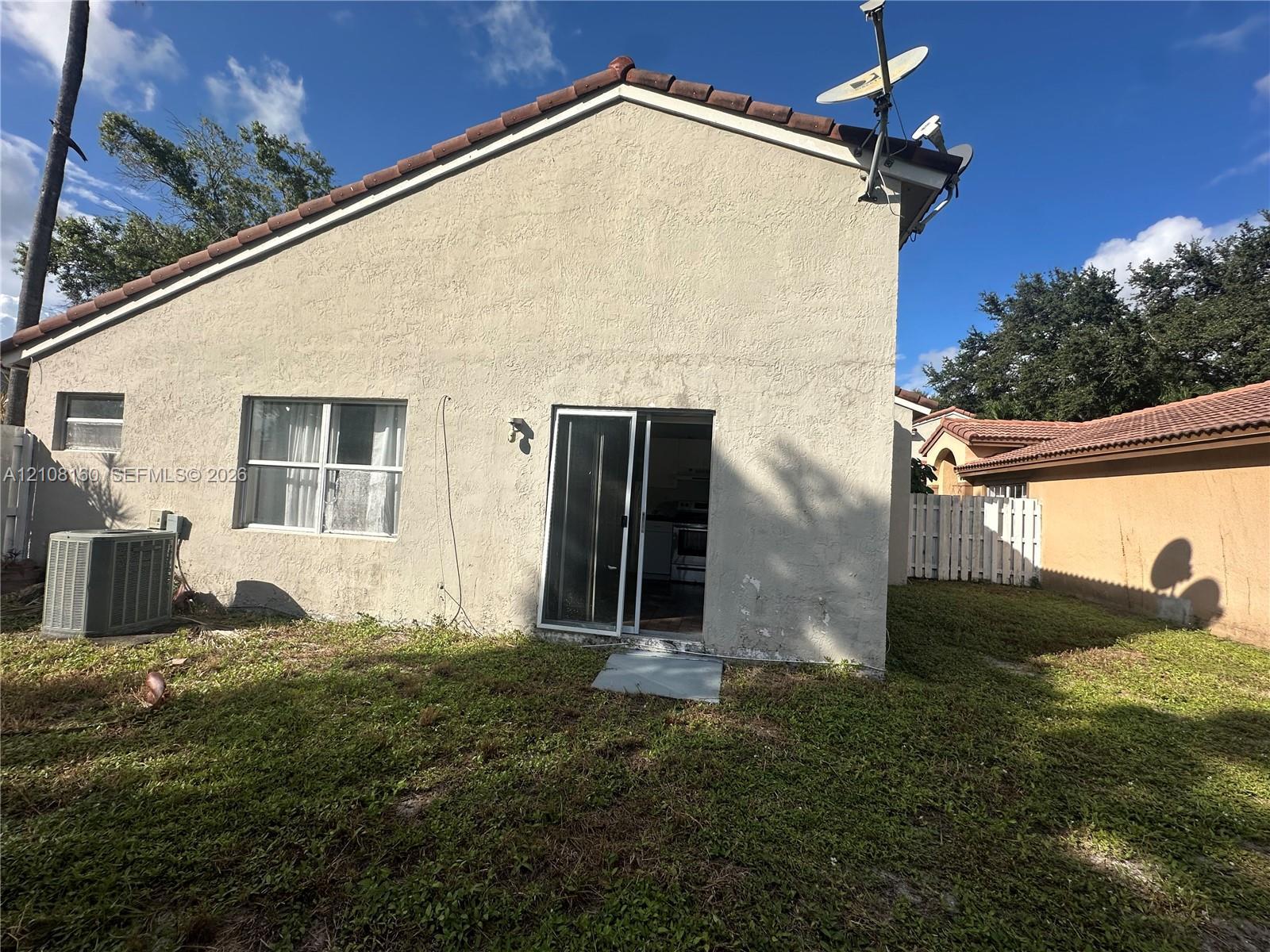 1262 NW 126th Ave, Sunrise FL 33323 photo 3