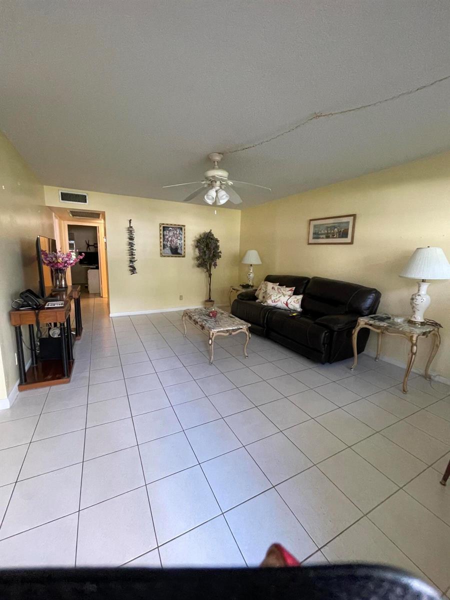 558 DURHAM T, Deerfield Beach FL 33442 photo 2