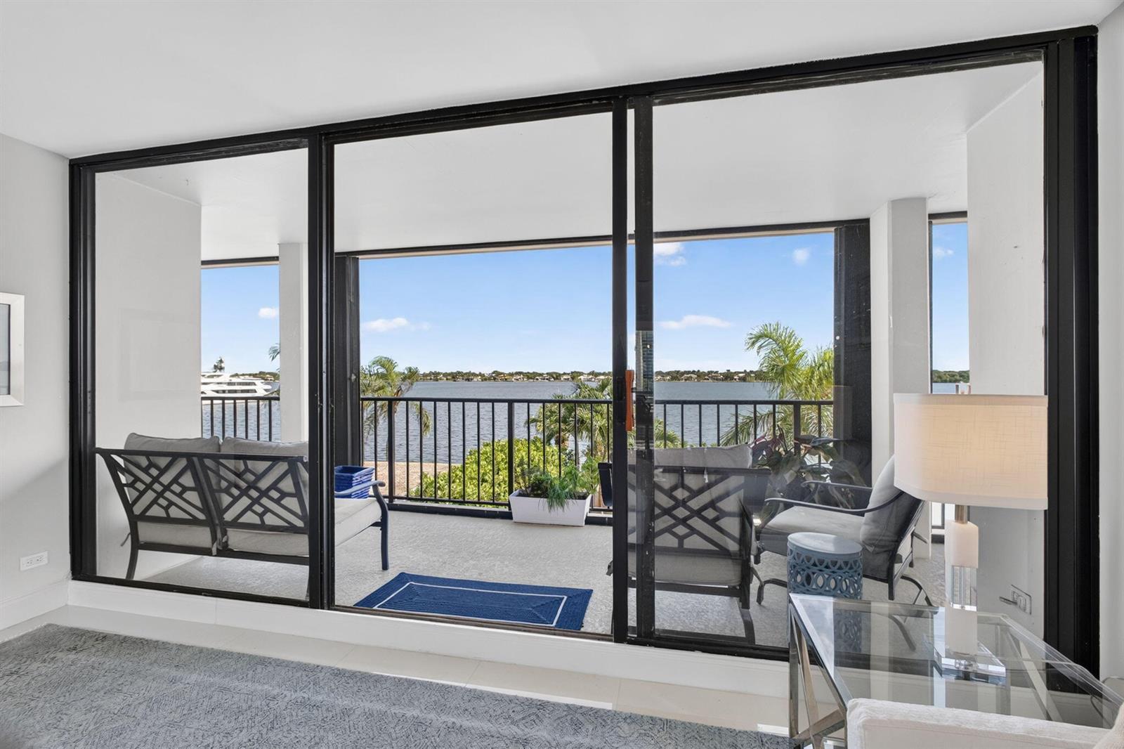 130 LAKESHORE # 323, North Palm Beach FL 33408 photo 2