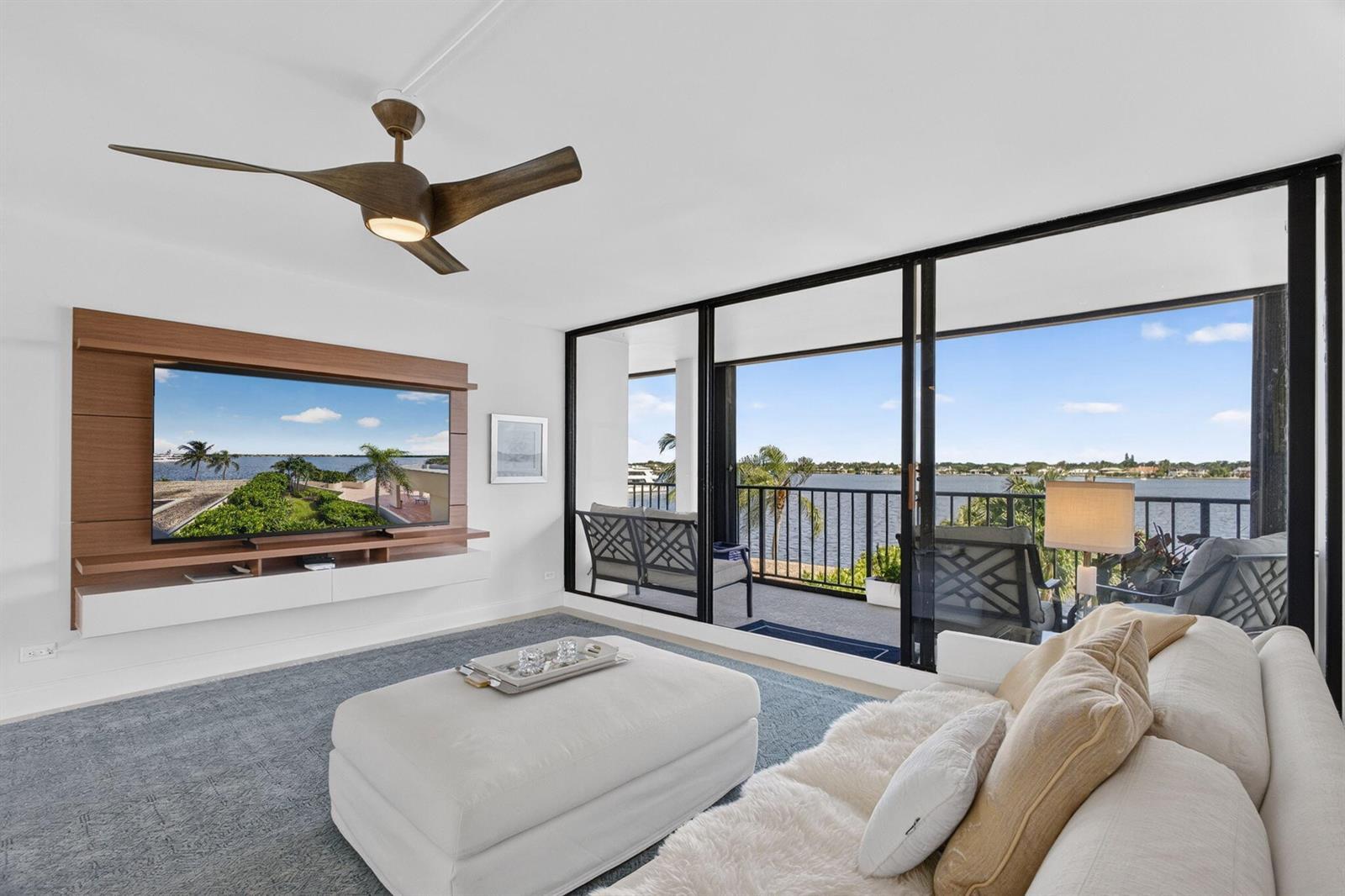 130 LAKESHORE # 323, North Palm Beach FL 33408