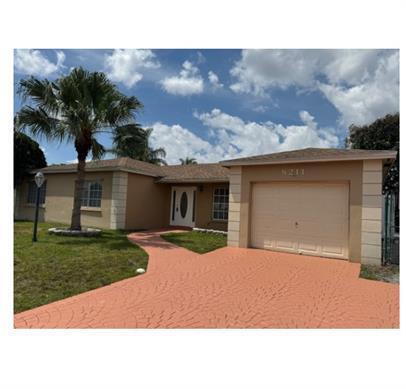 8211 NW 66th Terrace, Tamarac FL 33321 photo 2