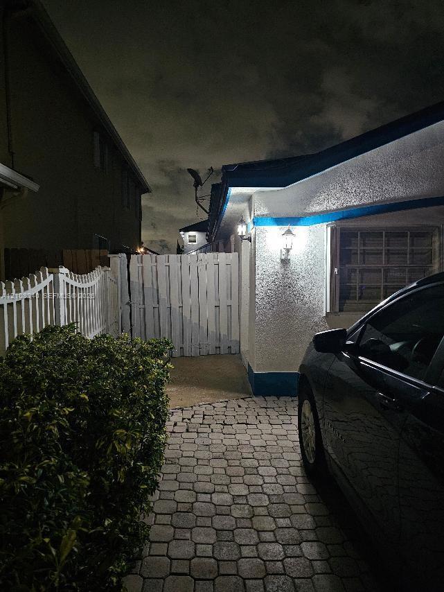 765 NW 129th Pl, Miami FL 33182