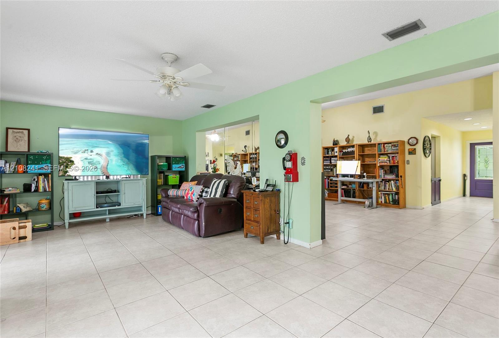 10307 NW 70th St, Tamarac FL 33321