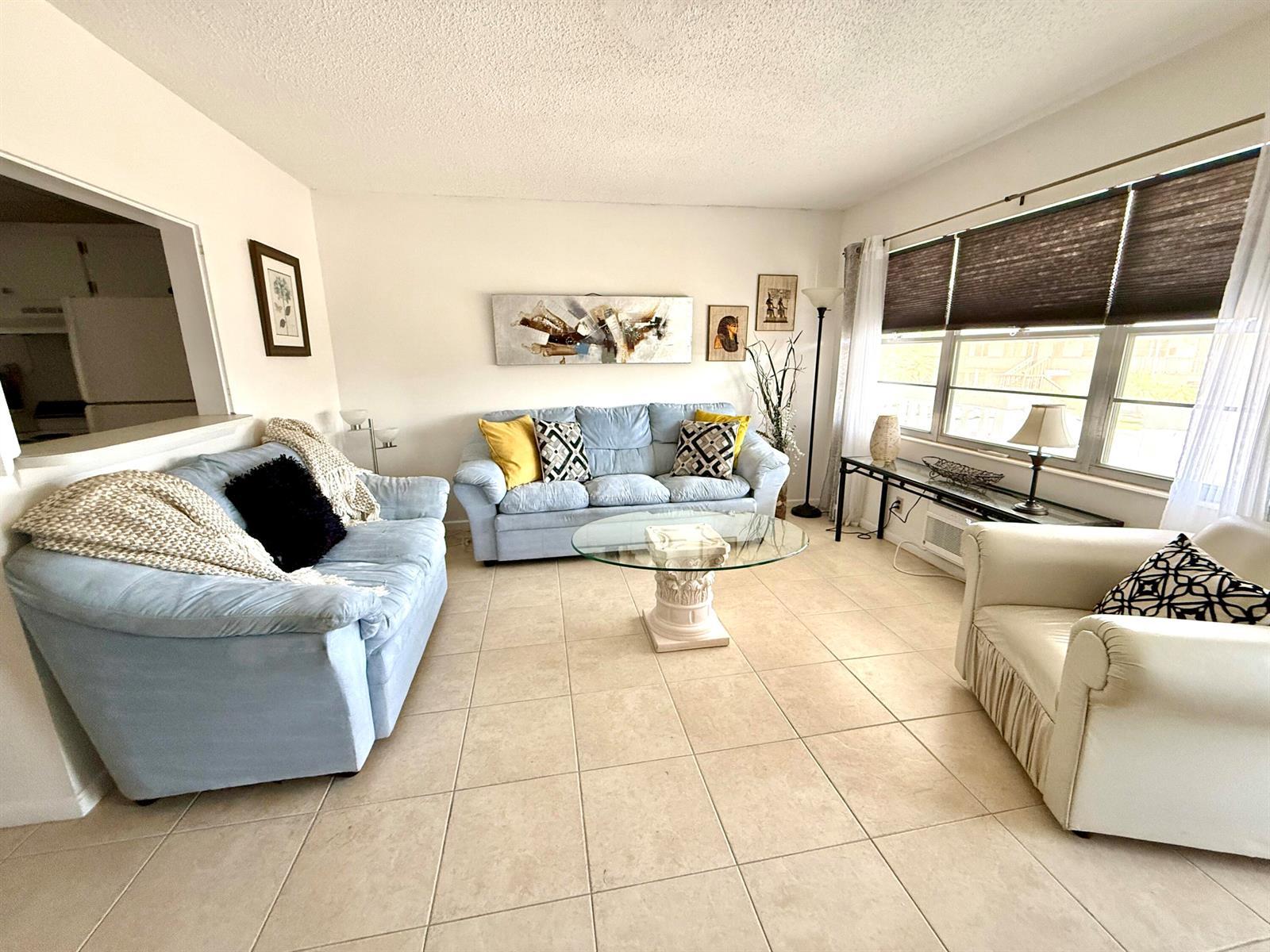 96 TILFORD Place E, Deerfield Beach FL 33442 photo 2