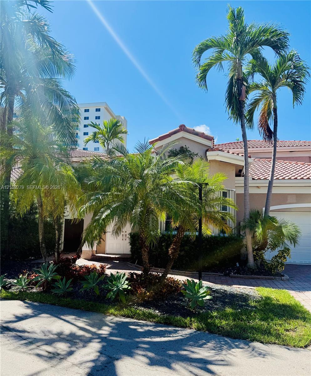 19424 39th Ave, Sunny Isles Beach FL 33160 photo 2