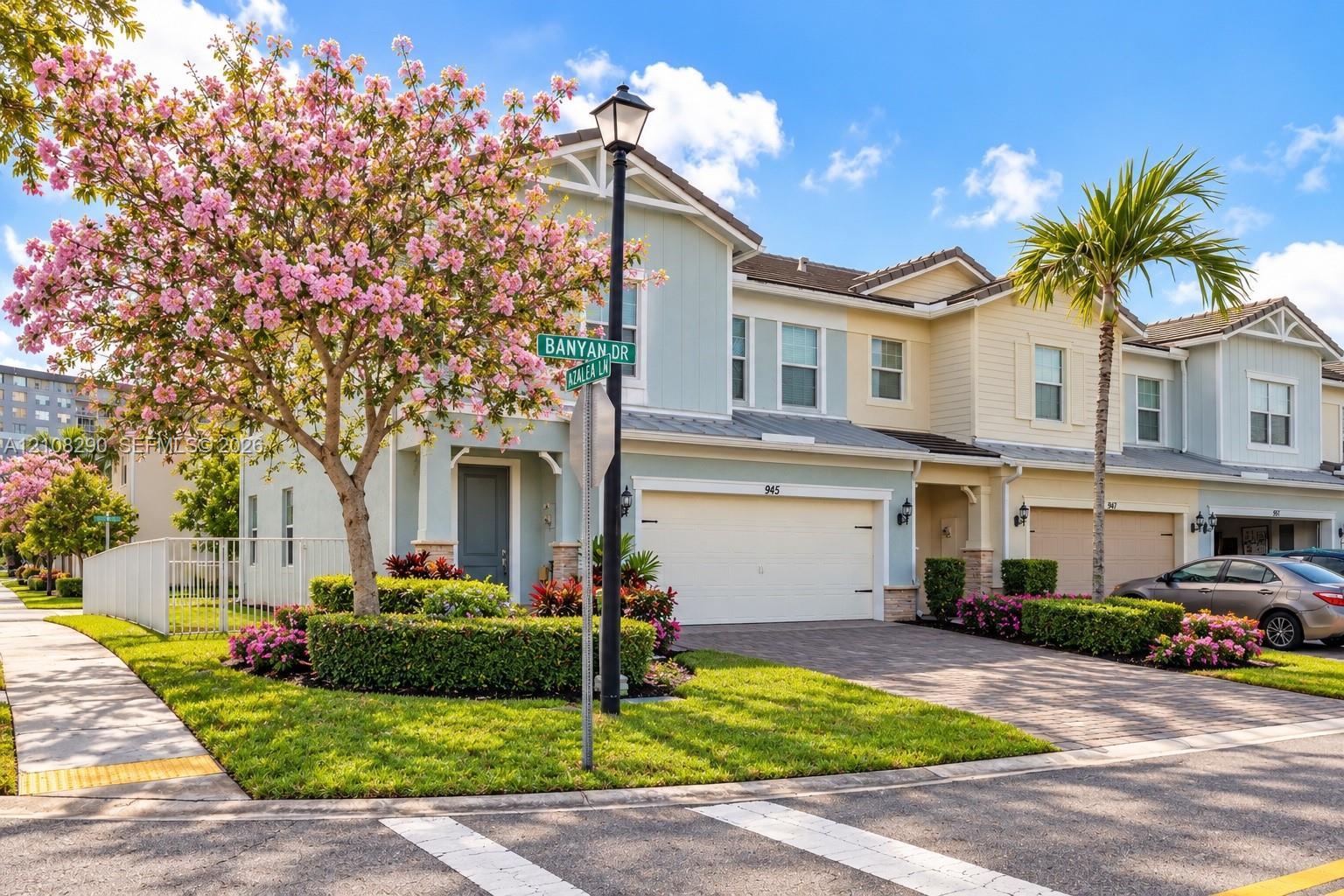 945 Banyan Drive, Hollywood FL 33021 photo 2