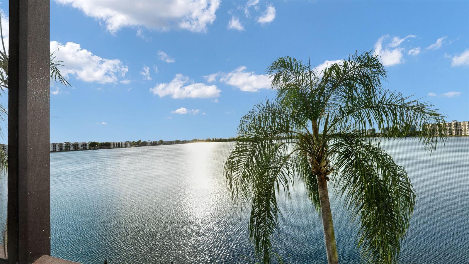 110 Lake Emerald Drive Unit 303, Oakland Park FL 33309 photo 2