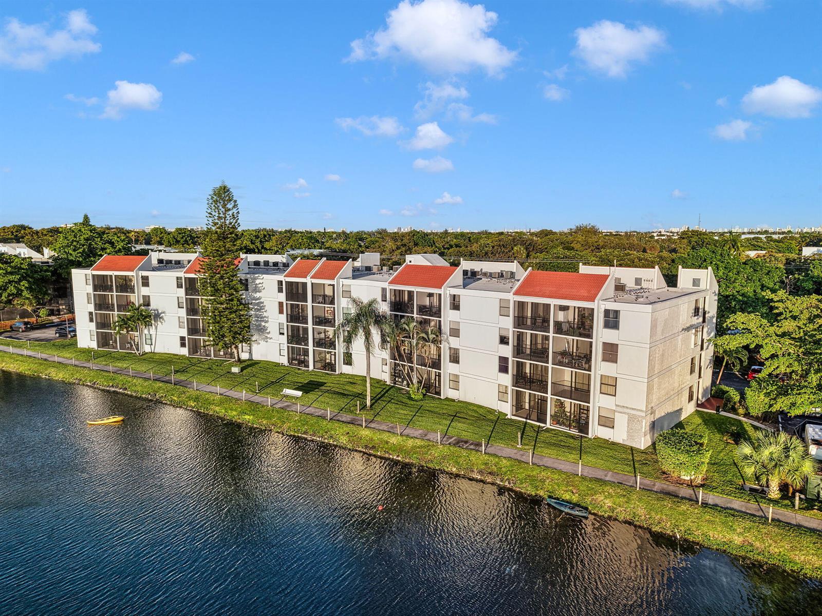 110 Lake Emerald Drive Unit 303, Oakland Park FL 33309 photo 4