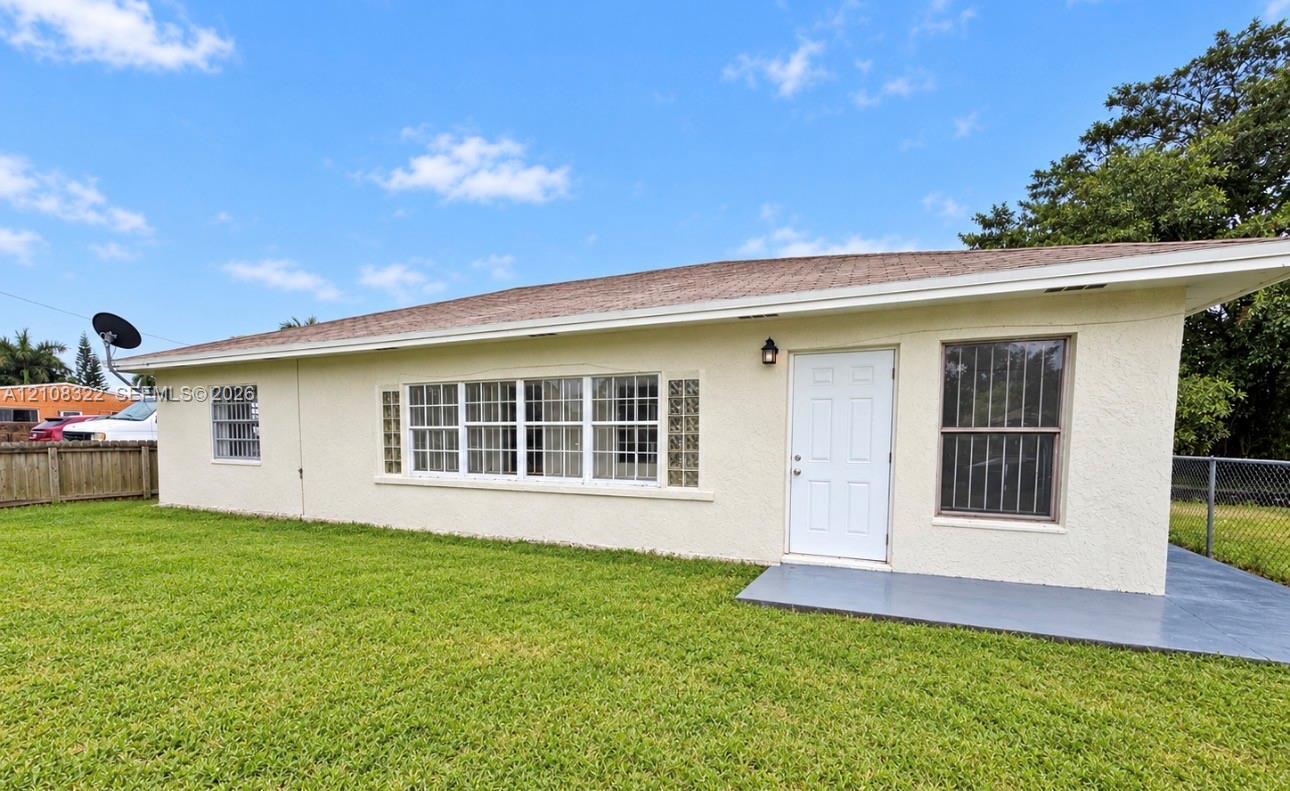 722 NW 7th Ave, Homestead FL 33030 photo 2