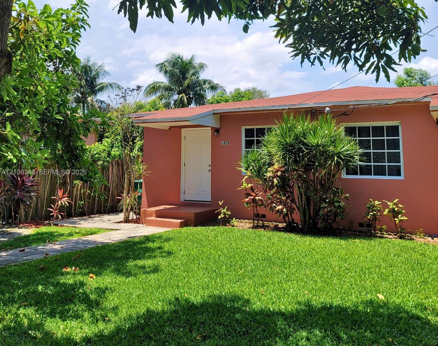 1429 NE 147th St # 1429, Miami FL 33161