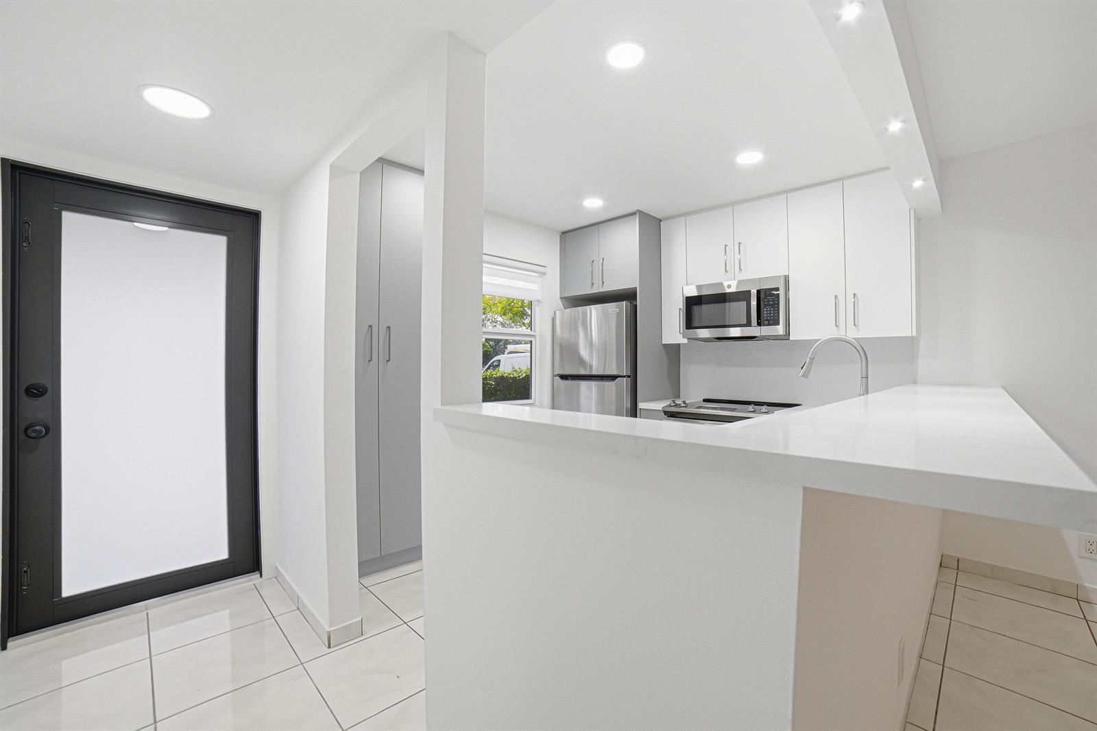 3121 NW 47TH Avenue # 109, Lauderdale Lakes FL 33319 photo 4