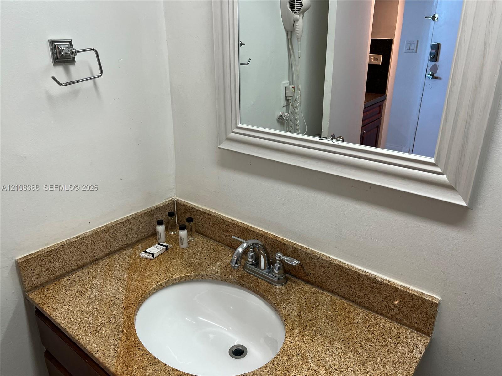 5445 Collins Ave # 424, Miami Beach FL 33140 photo 2