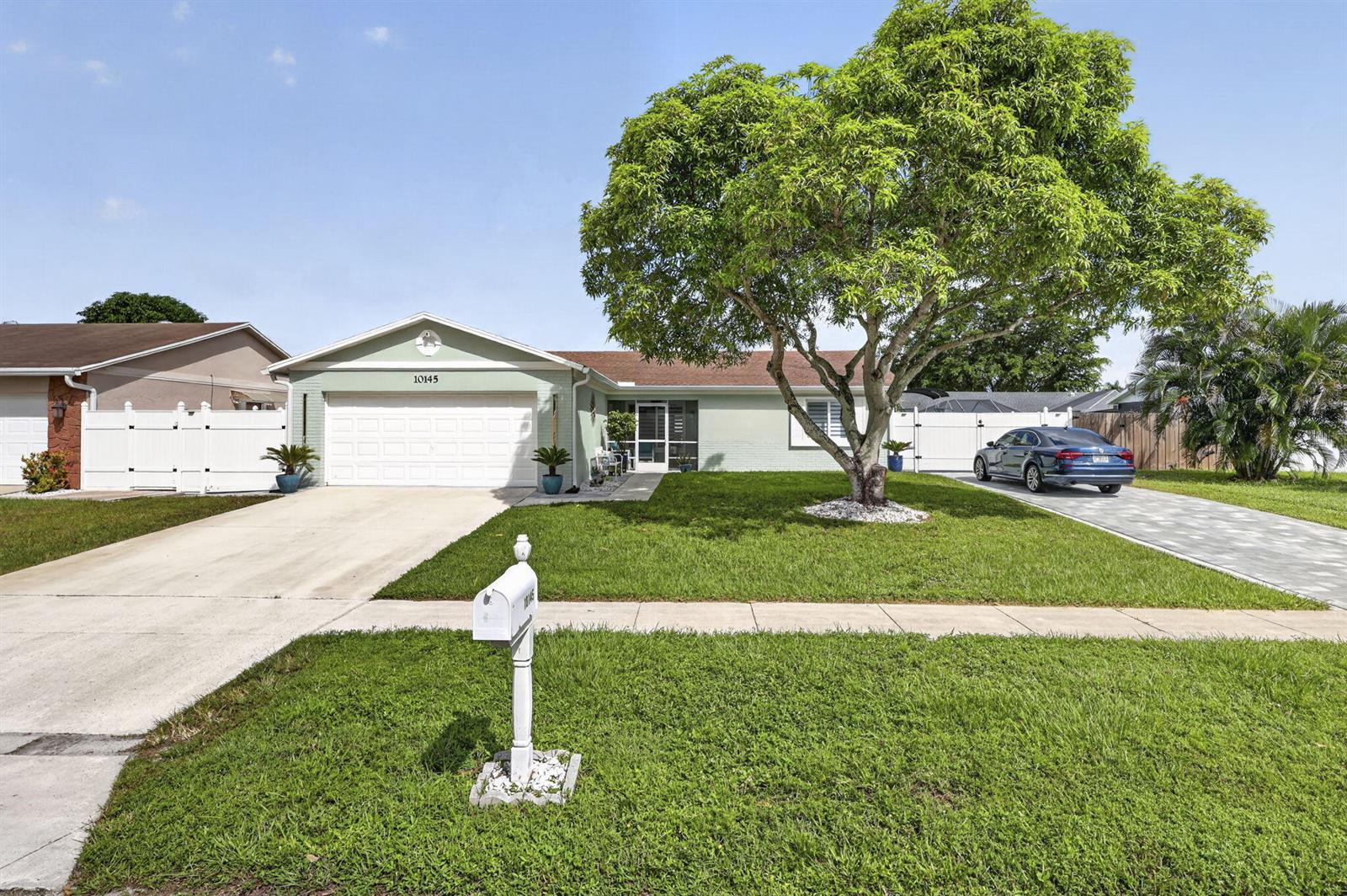 10145 Penzance Lane, Royal Palm Beach FL 33411 photo 2