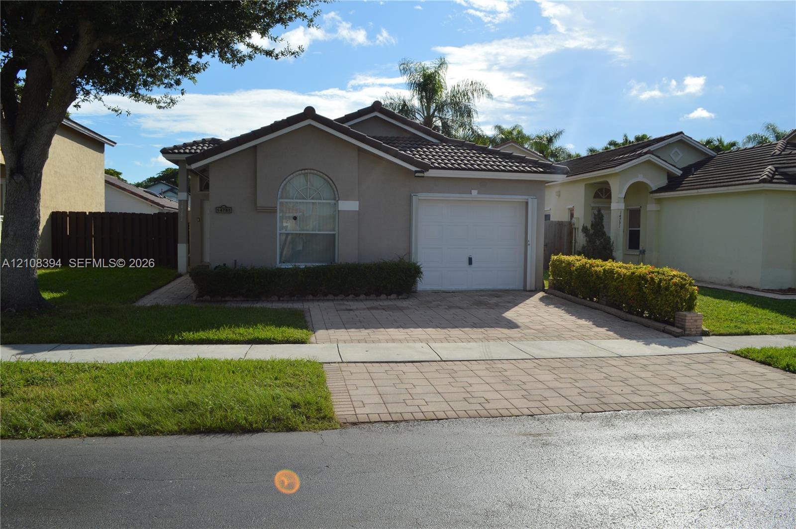 14781 SW 156th Ave, Miami FL 33196 photo 2