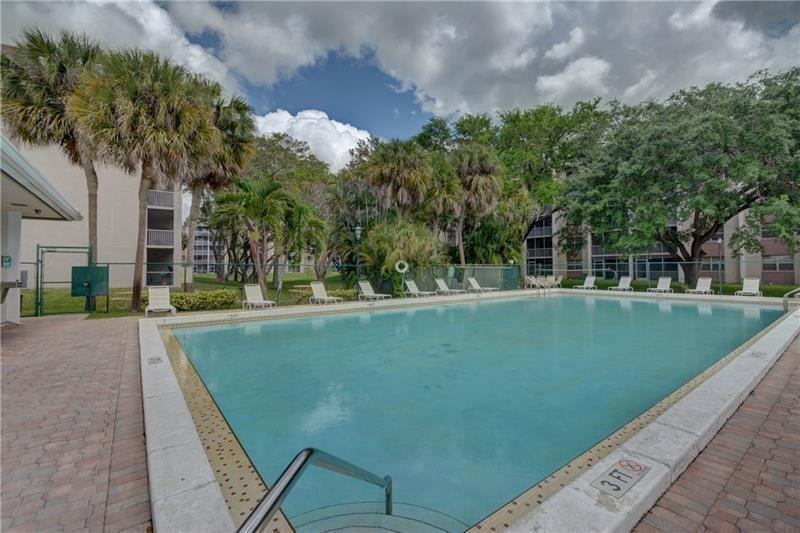 8735 Ramblewood Drive # 212, Coral Springs FL 33071 photo 2